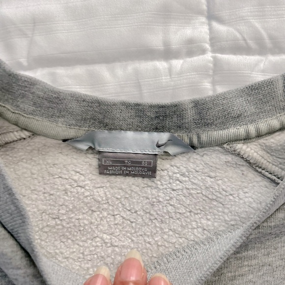 VINTAGE NIKE SWEATSHIRT - Picture 5 of 6